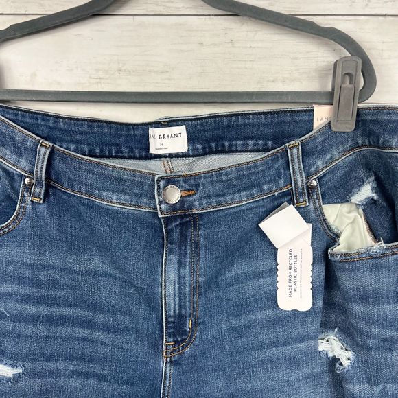 Lane Bryant Bootcut Body Icon Signature Fit Mid-Rise Jeans - Picture 3 of 4